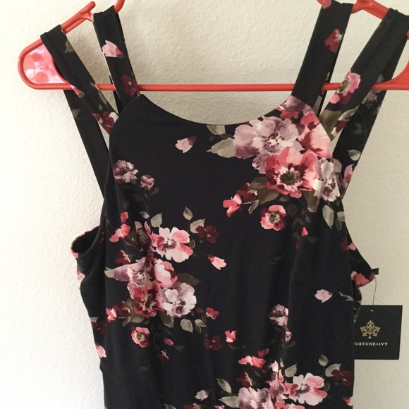 Stitch fix NWT tank black floral jumpsuit in small - Picture 4 of 13